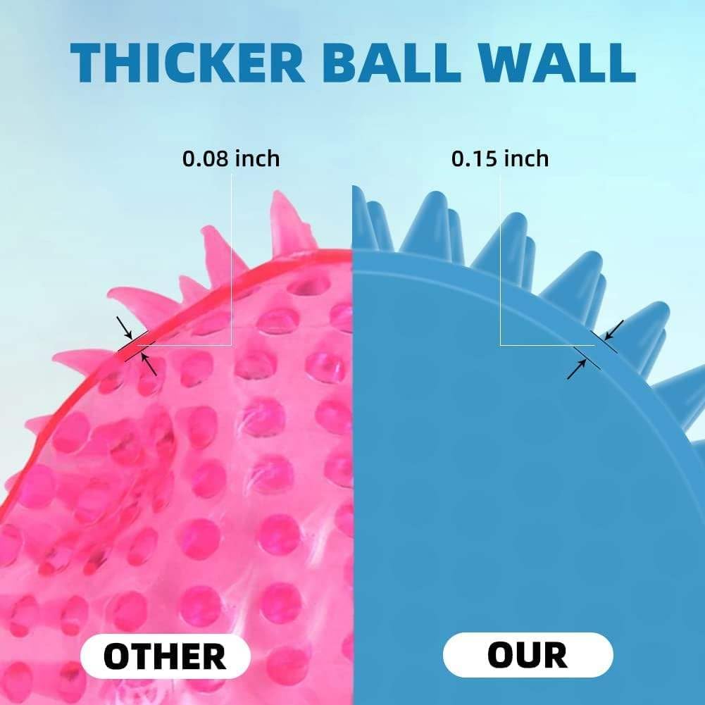 Tragbare Hundeflasche auslaufsicher Gruen + Squeeze- und Leckerli-Ball Bla