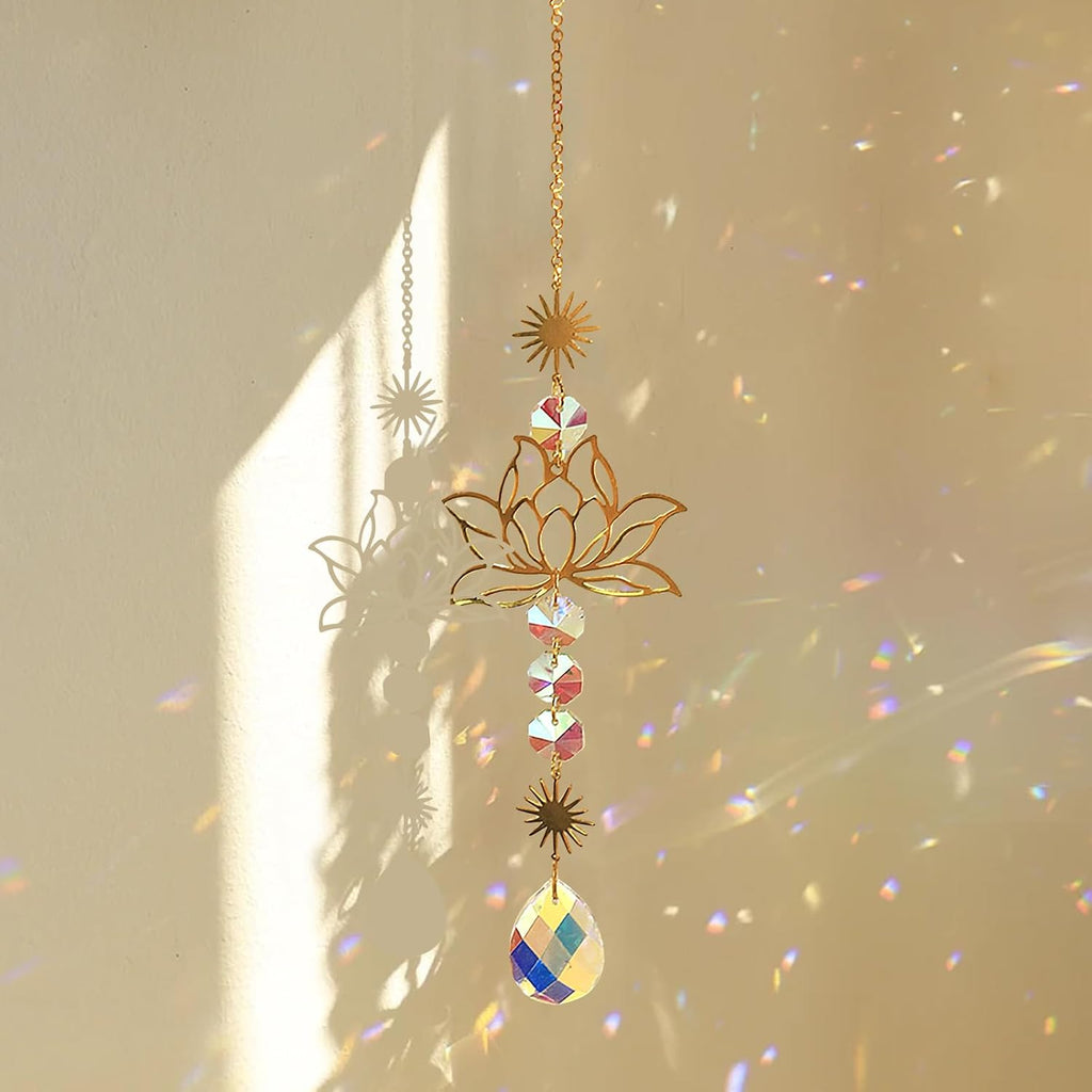 Lotusbluete Glas Sonnenfaenger mit Kristallprisma im Messingrahmen Fensterdeko