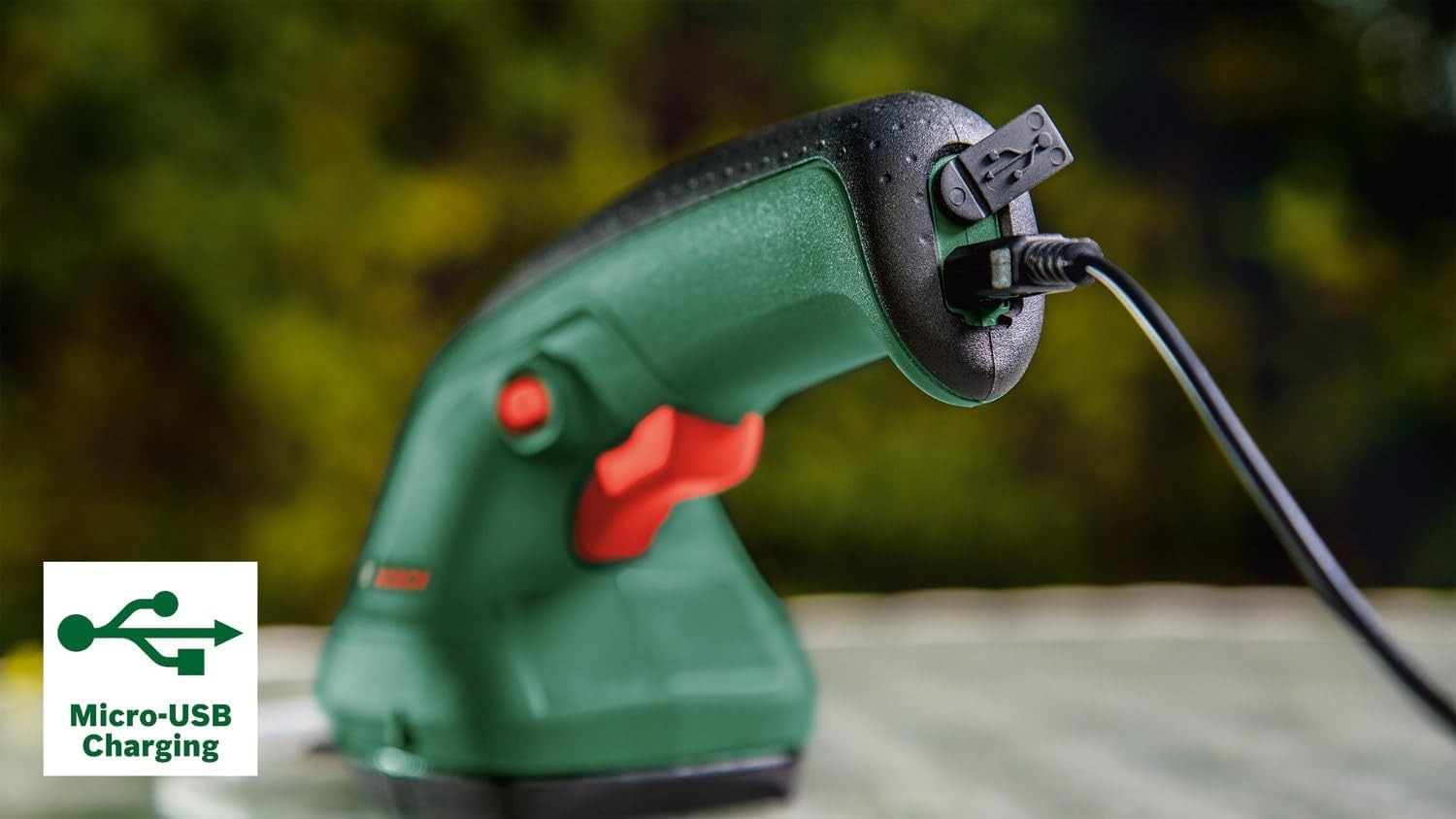 Bosch EasyShear Akku-Gartenschere 3,6V, 40 Min Laufzeit, 12 cm Strauch