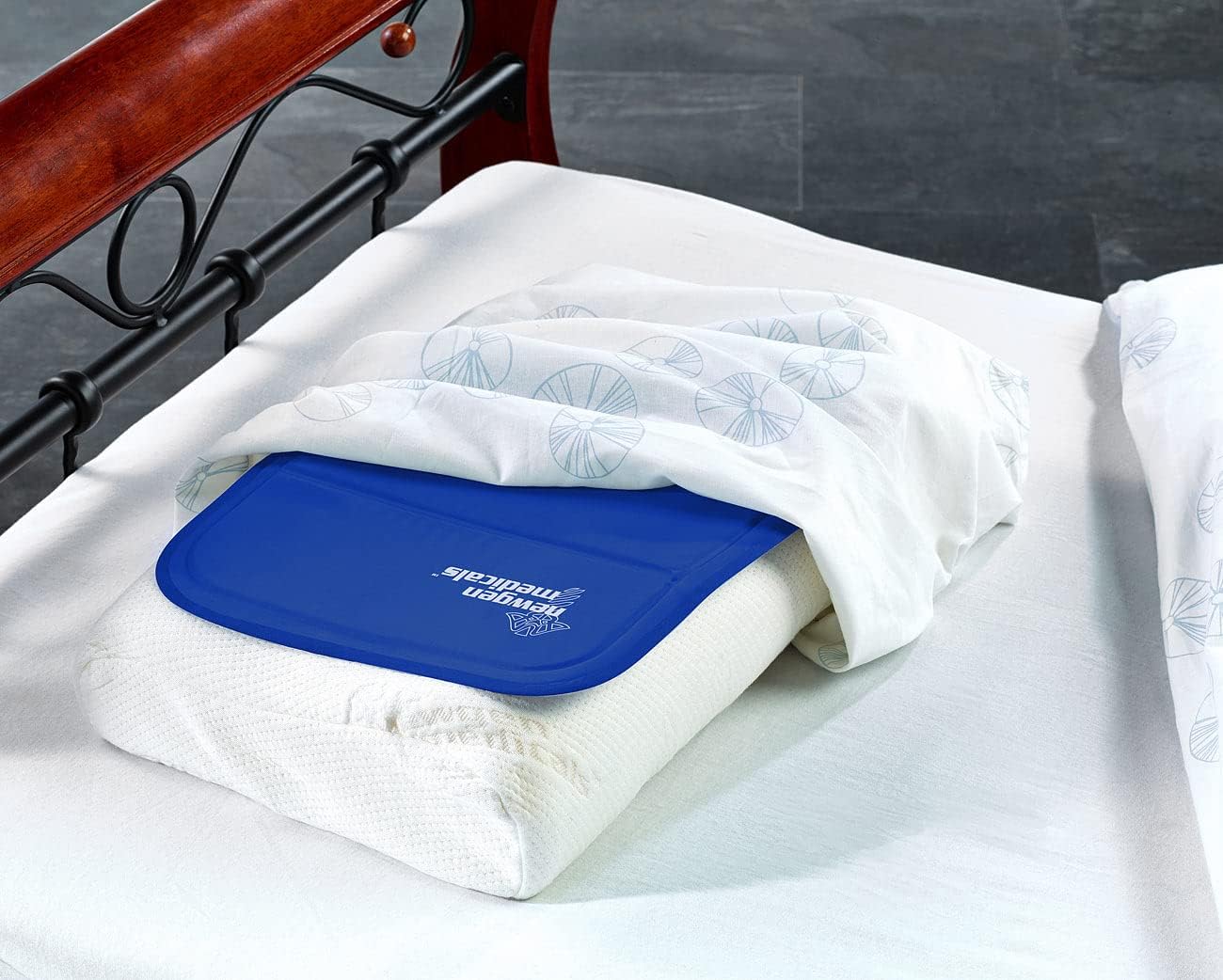 Newgen Medicals Kuehltuch: 4er-Set kuehlende Kissenauflagen, 30 x 40 cm, blau (Kueh