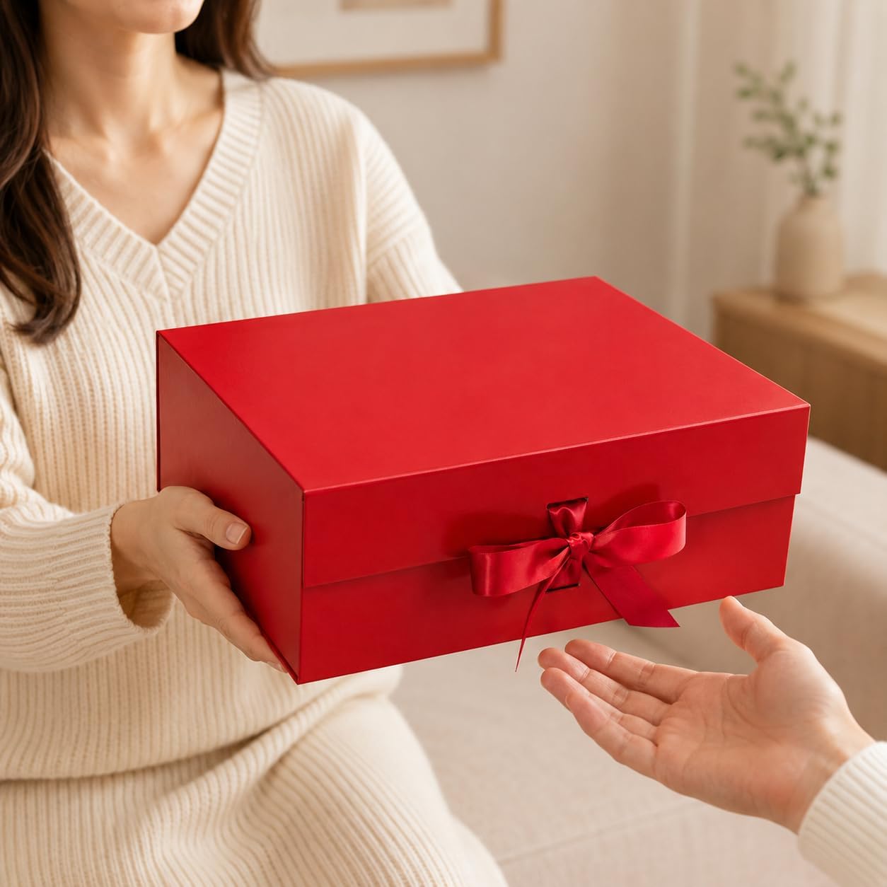 Geschenkbox Weiss 33,5×27×12,5 cm mit Magnetdeckel und Schleife