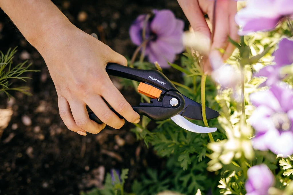 Fiskars Bypass-Gartenschere P26 20 cm Antihaft Stahlklingen Schwarz/Orange