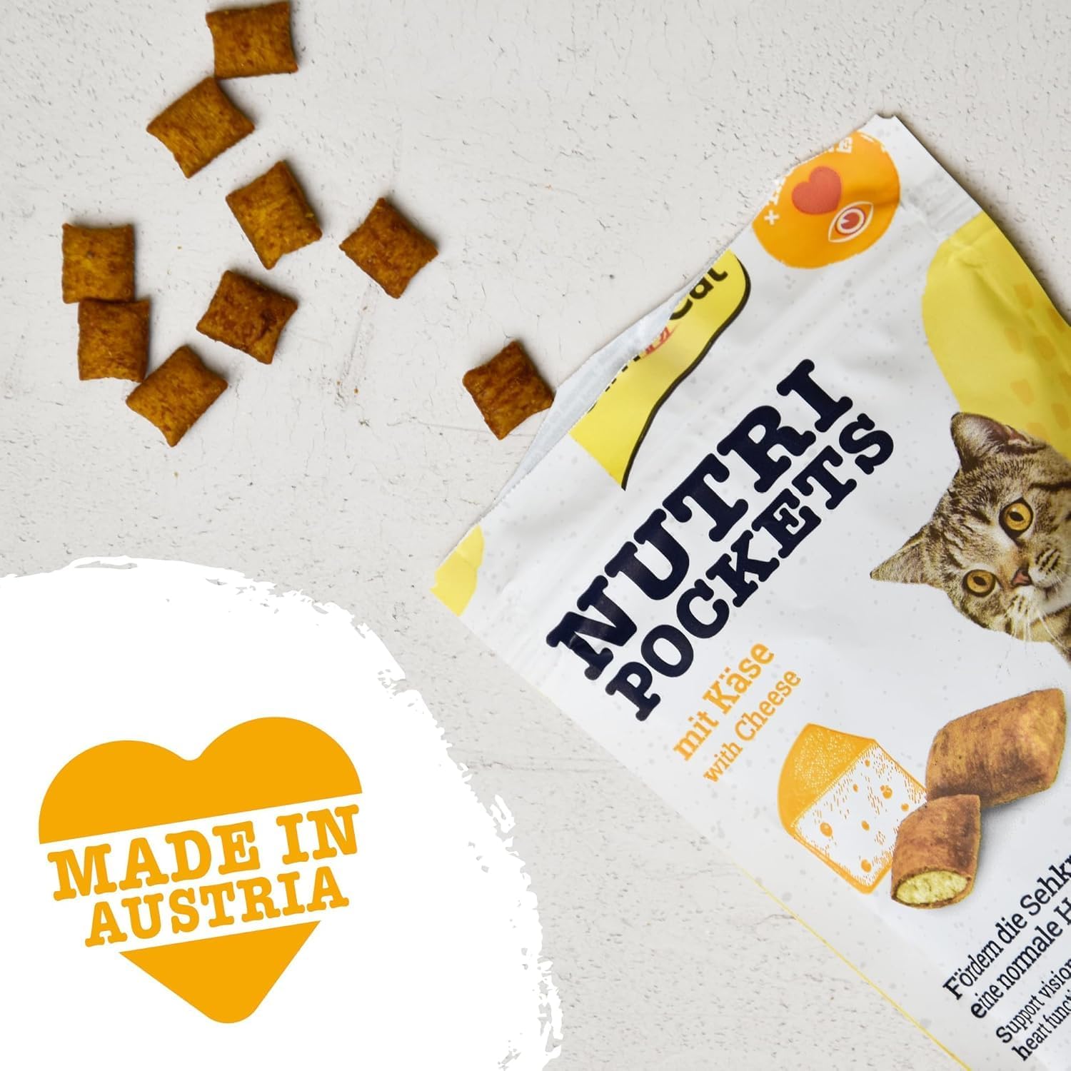 GimCat Nutri Pockets Kaese Katzensnack 60 g knusprig mit Fuellung