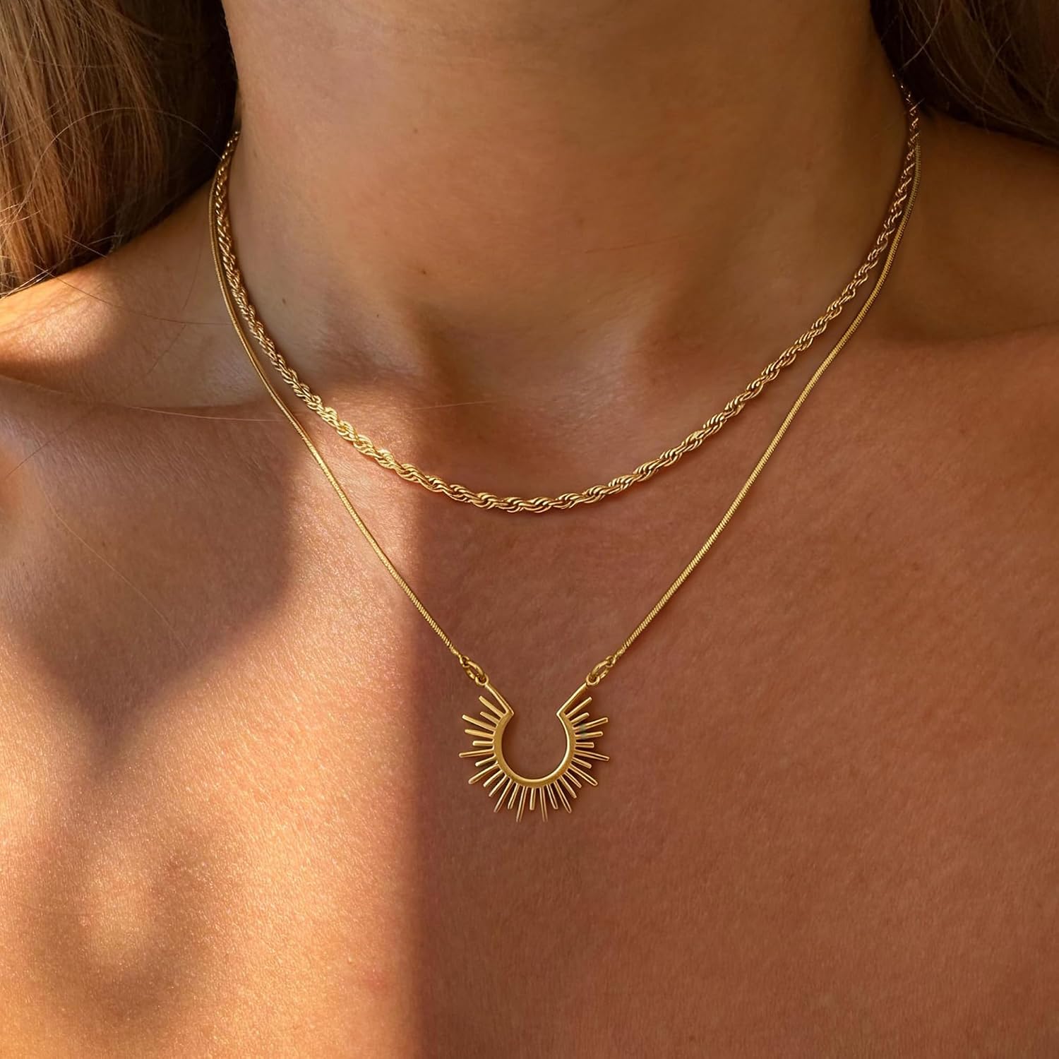 Tewiky Sonnenanhaenger Halskette Damen 14K Gold vergoldet Silber Layering