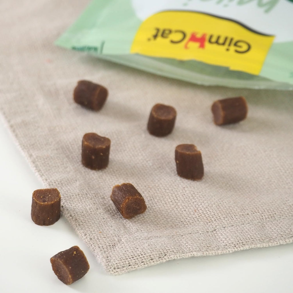 GimCat Mini Sticks Huhn mit Katzenminze Katzensnack
