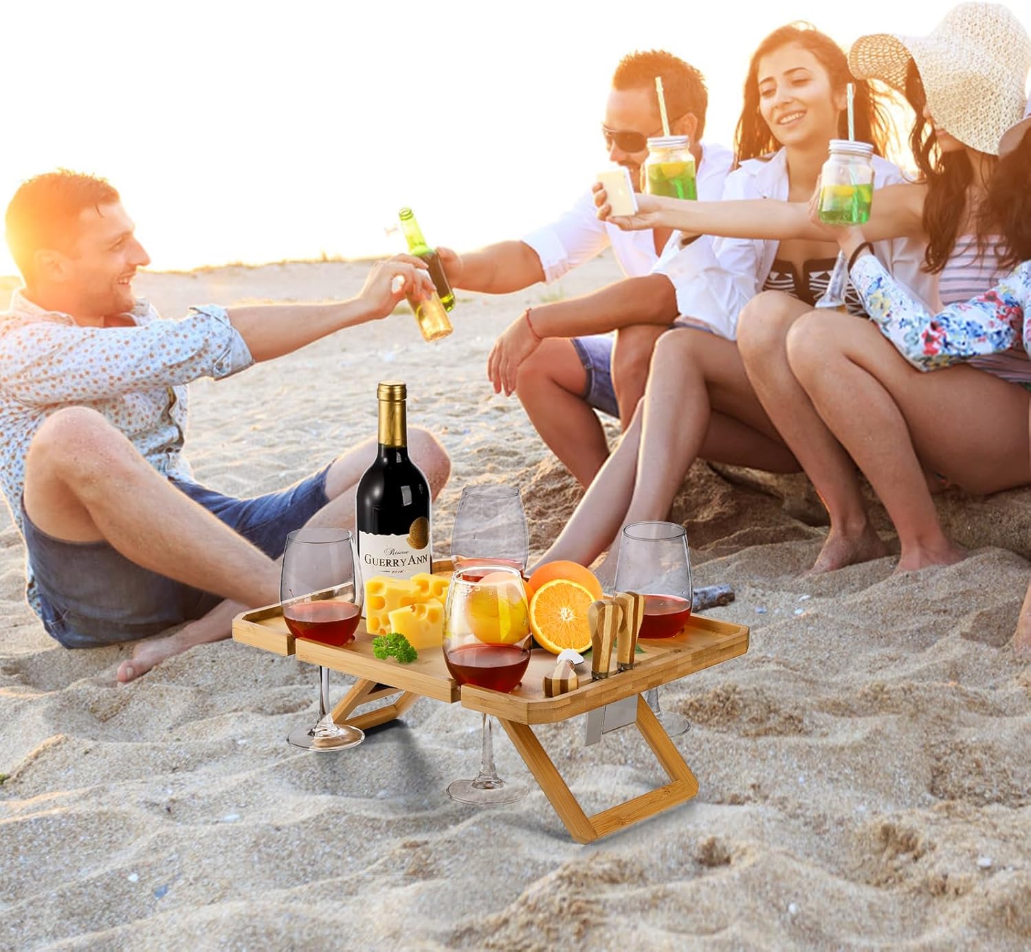 Kingrol Bambus Picknicktisch klappbar mit Flaschenhalter, Glas- und Besteckfach