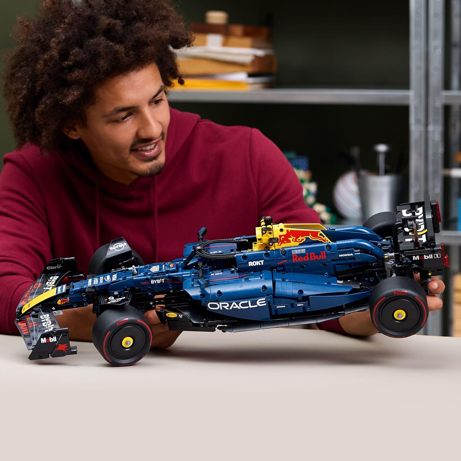 LEGO Technic Ferrari SF-24 Formel 1 Rennwagen Modellbau fuer Erwachsene
