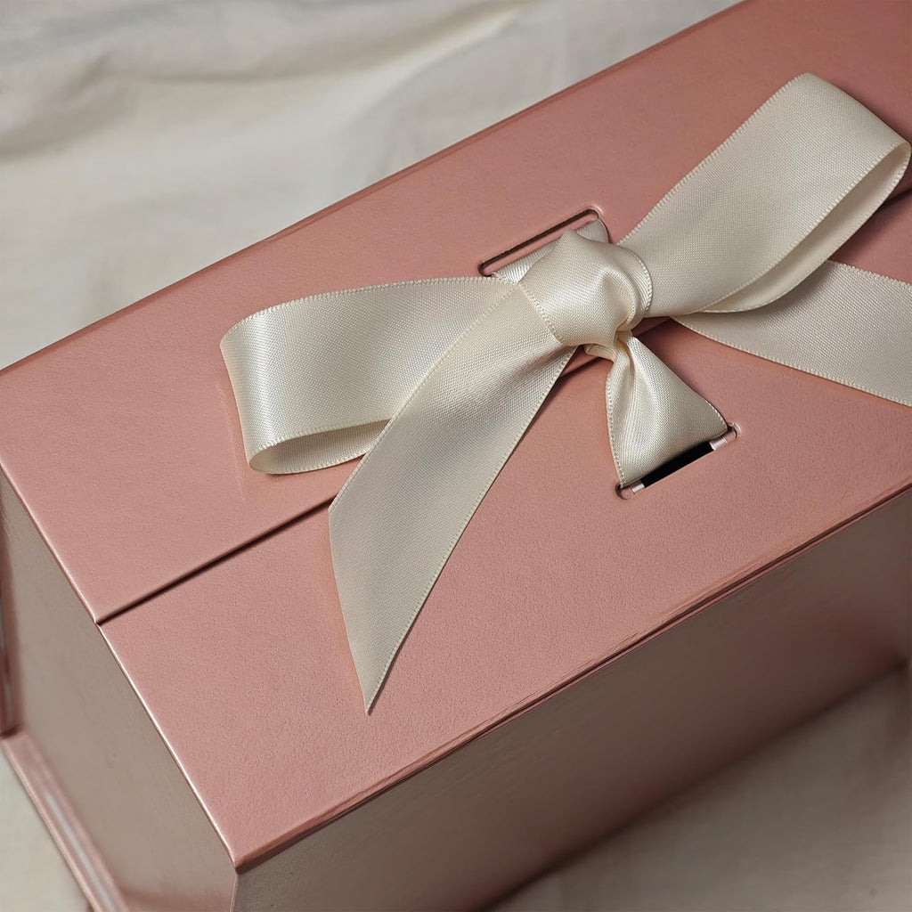 Geschenkbox Weiss 33,5×27×12,5 cm mit Magnetdeckel und Schleife