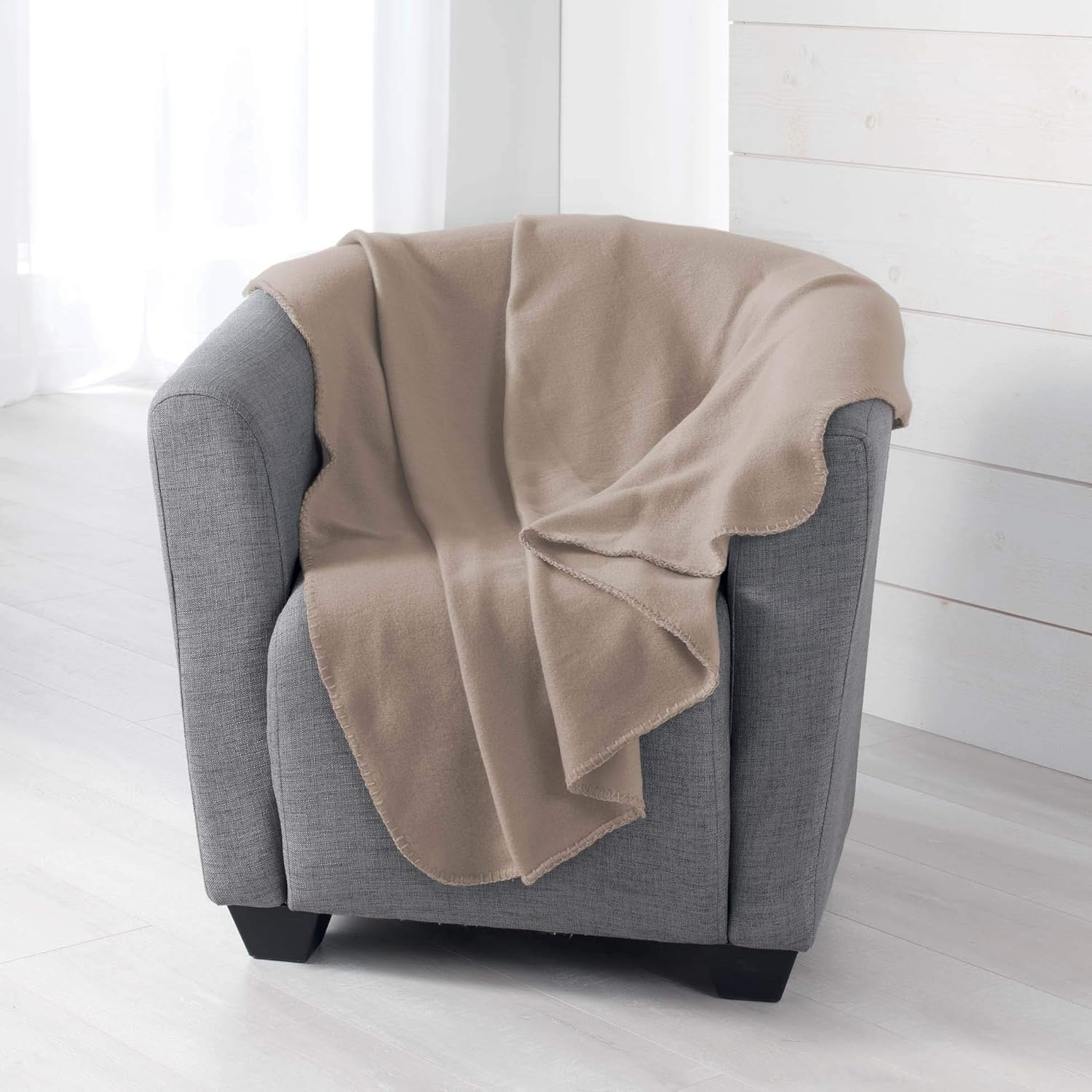 Milou Plaid 125 x 150 cm Polyester Taupe - Kuscheldecke 150cm