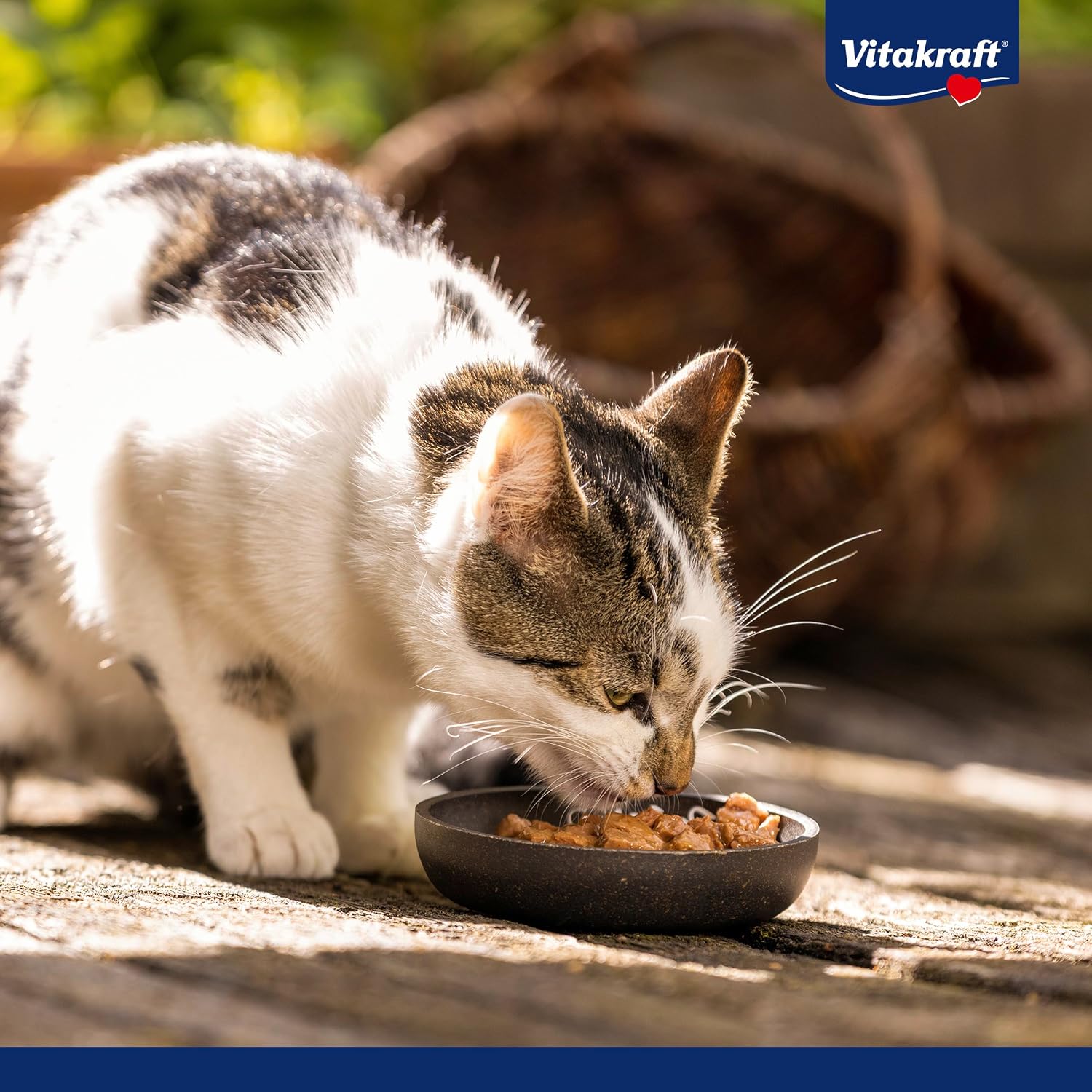 Vitakraft Poésie Création Katzen Nassfutter Sauce Huhn mit Gartengemuese 15x85g
