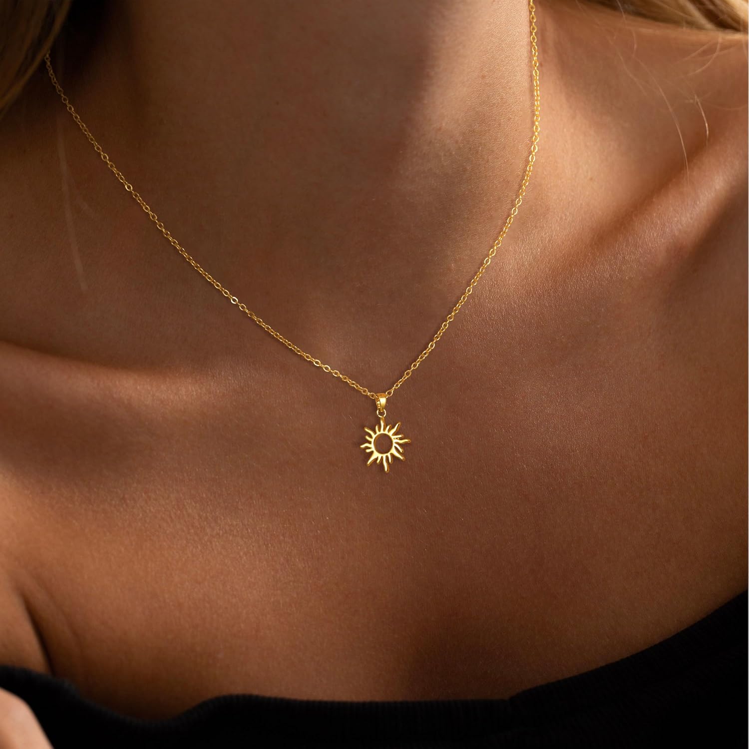 Tewiky Sonnenanhaenger Halskette Damen 14K Gold vergoldet Silber Layering