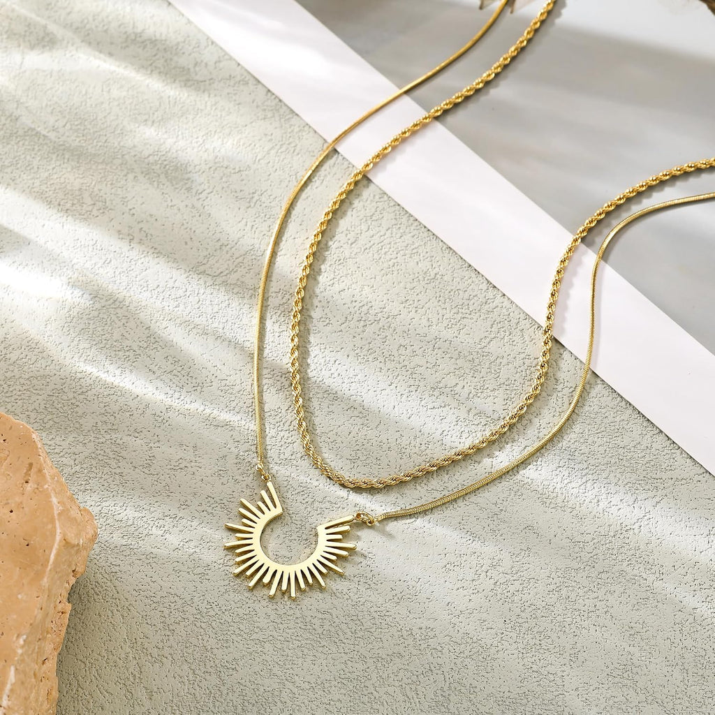 Tewiky Sonnenanhaenger Halskette Damen 14K Gold vergoldet Silber Layering